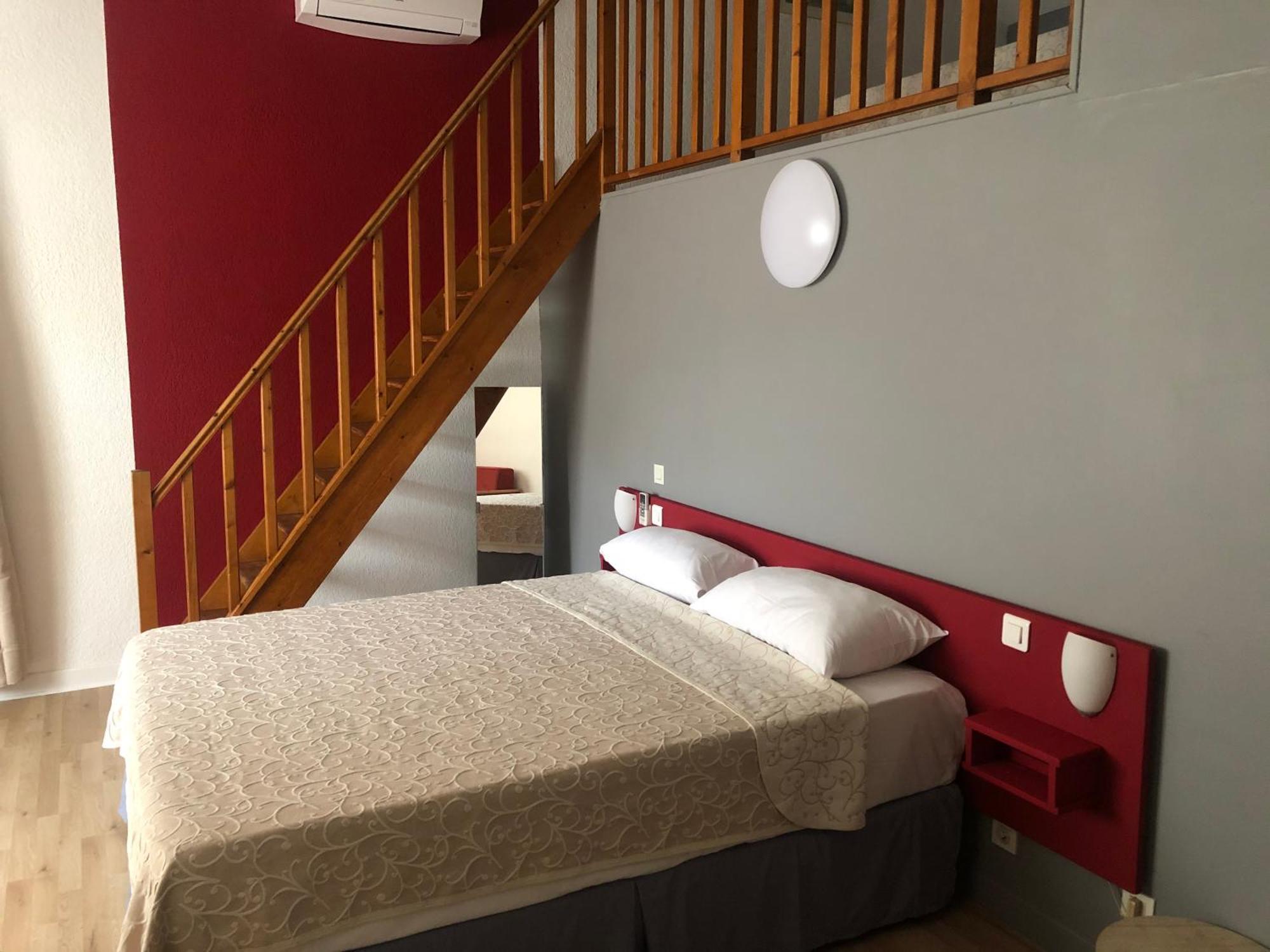 Aurelia Hotel 3*